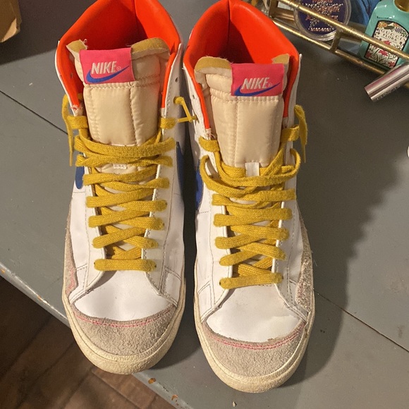 nike blazers - Picture 2 of 4